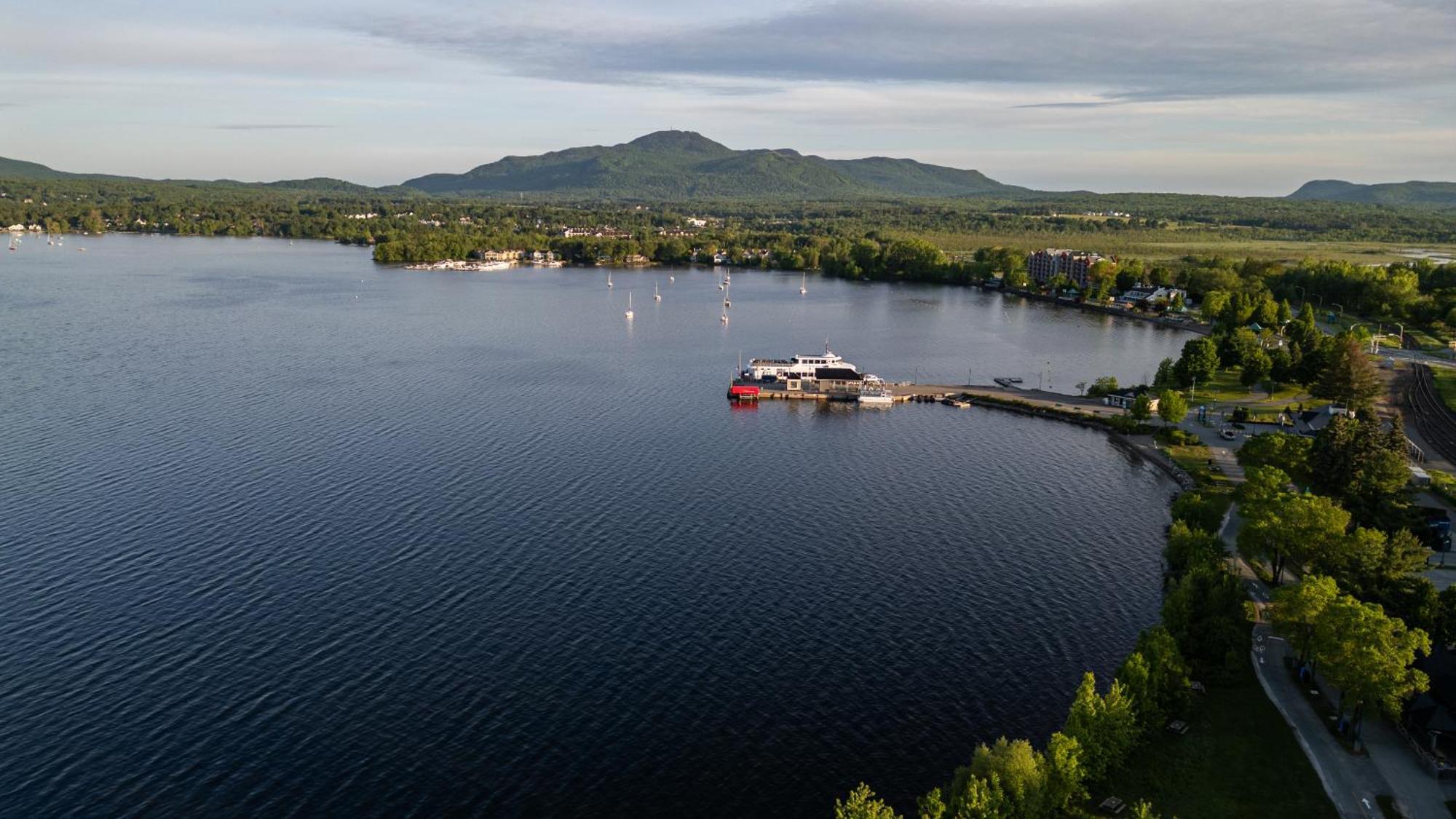 Hotel - Experience - Quartier Des Marinas Magog Bagian luar foto